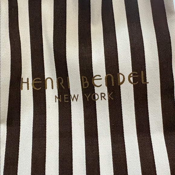 Henri Bendel banklet wallet - Picture 6 of 8